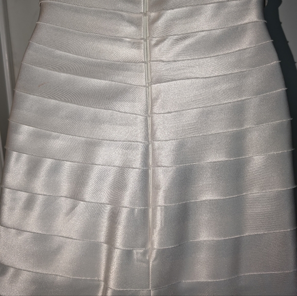 NWOT "BCBG MAXAZRIA" WHITE COCKTAIL DRESS SIZE 0 - Picture 9 of 11